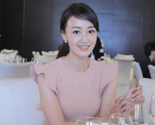 演員鐘小艾的成長之路，如何學(xué)習(xí)表演藝術(shù)成為優(yōu)秀演員？